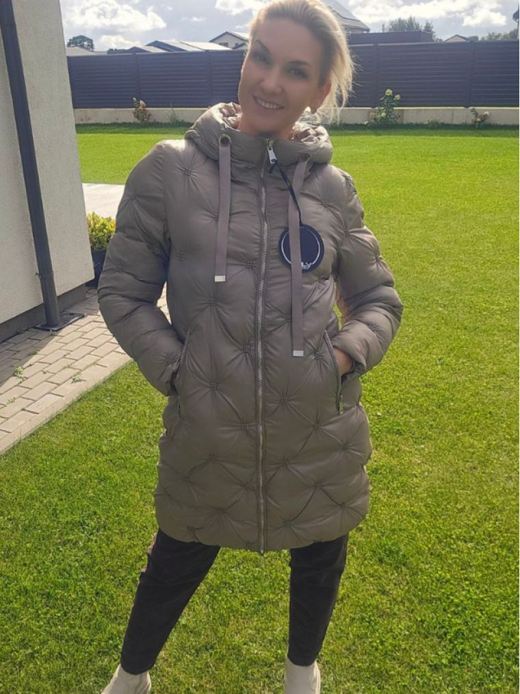 Itališka pūkinė striukė su kapišonu – kapučino